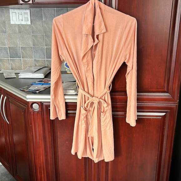 WILDFOX unwrap me pink/peach robe size small - Picture 2 of 6